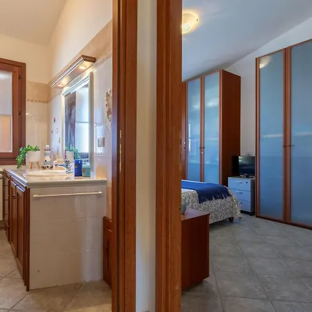 Apartamento Su Sguardu 'e Su Mari By Interhome *