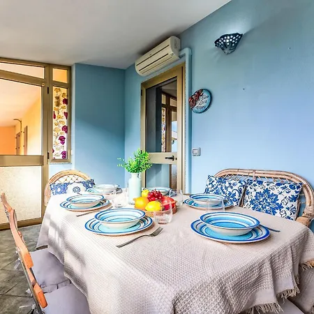 شقة Su Sguardu 'e Su Mari By Interhome *